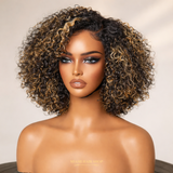 Perruque Courte Bouclée Sans Colle – Raie à Gauche Chatain Méché